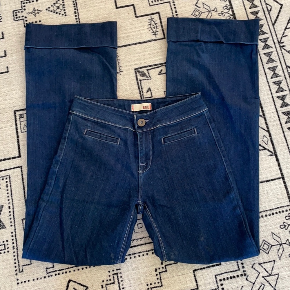 Wide leg cuffed jeans